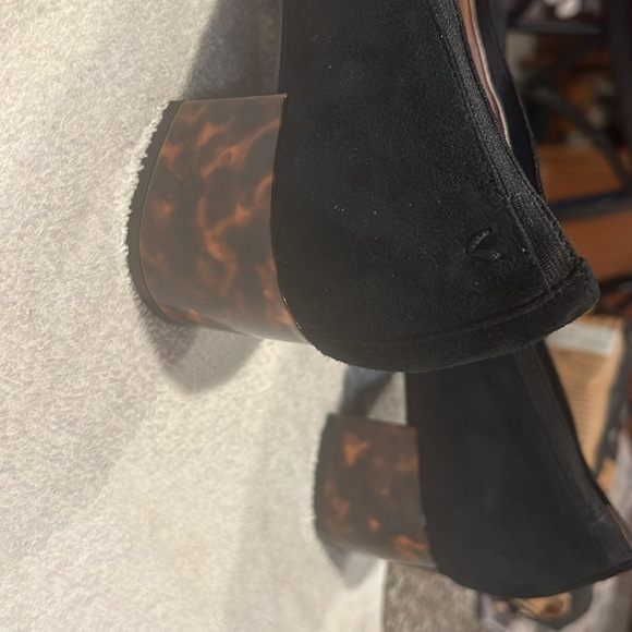 J Jill black pumps with tortoise heal size 7.5 only wore once to a wedding - Picture 4 of 7